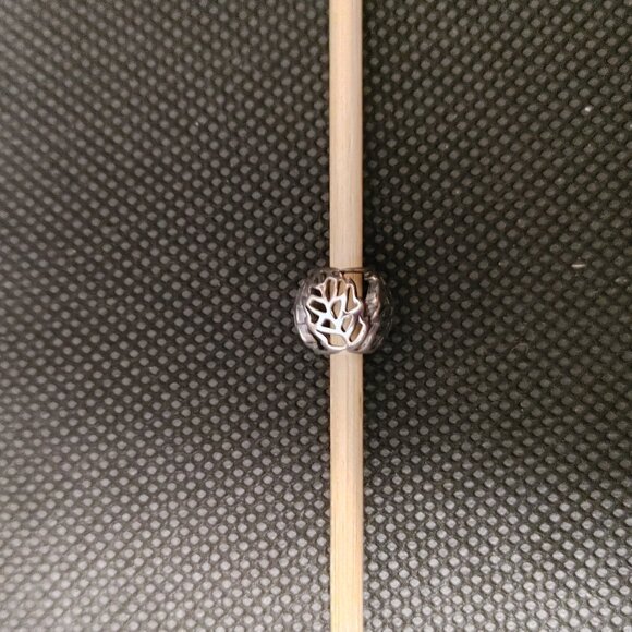 Pandora Autumn Bliss openwork charm - Picture 1 of 2